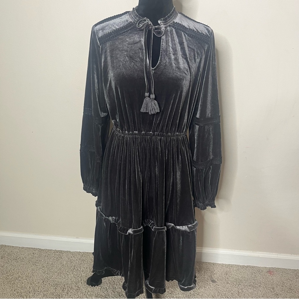 Kate & Sam Women’s Smoke Gray Smock Tie Neck Ruffle Tiered Velvet Knee Dress M